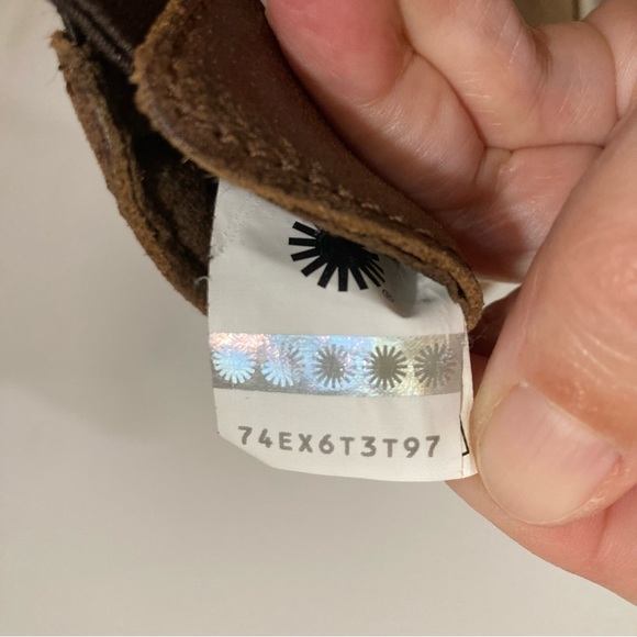 UGG sz 7 leather Chelsea boots ankle boots booties winter sheepskin insole fall - Picture 12 of 14